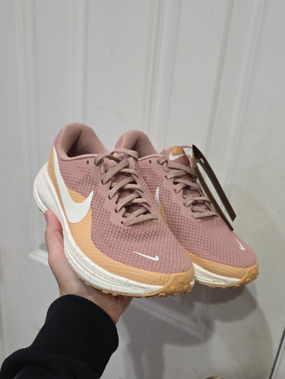 NIB Women’s Nike Revolution 8 Running Sneakers